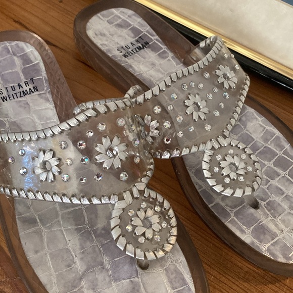 Stuart Weitzman Size 8 Clear T-Strap Silver Rhinestone Jelly Flip Flop Sandals - Picture 4 of 10